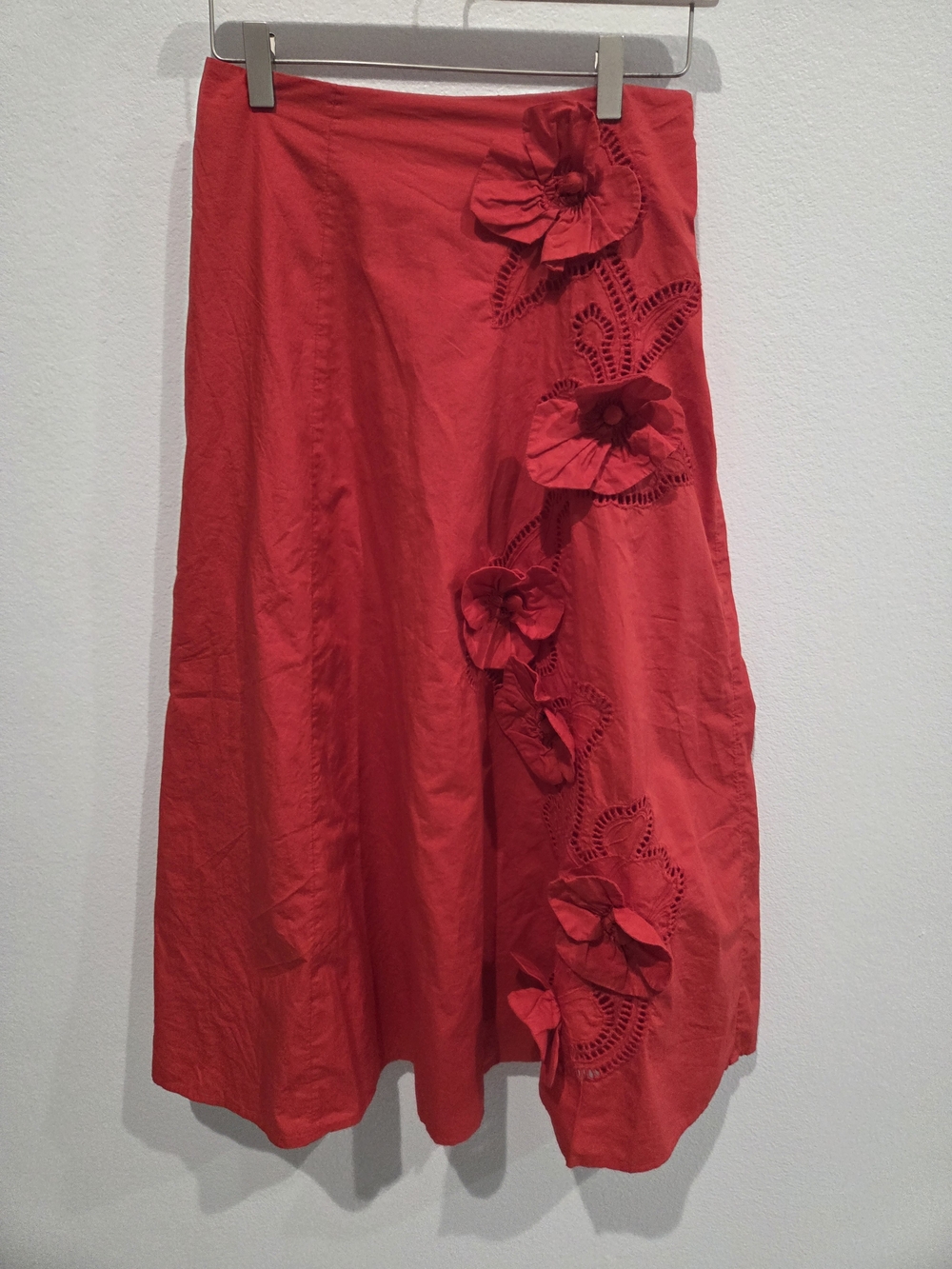 Anthropologie Maeve Red Floral Appliqué Midi Skirt XS  NWT - Picture 6 of 12